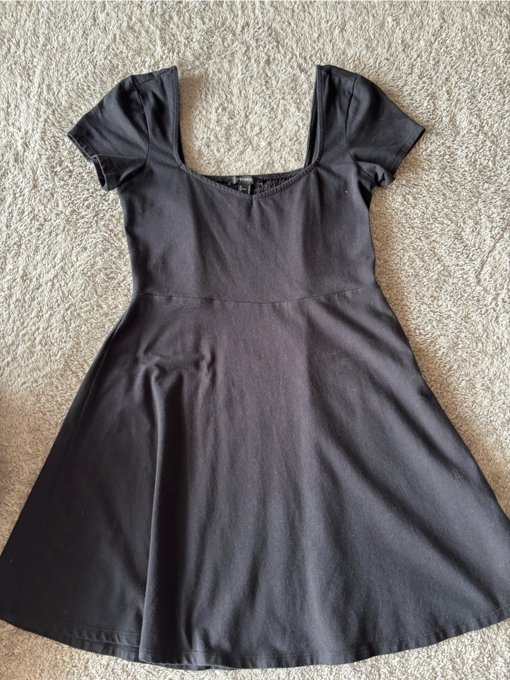 Forever 21 Black Short Sleeve Scoop-Neck Mini Dress
